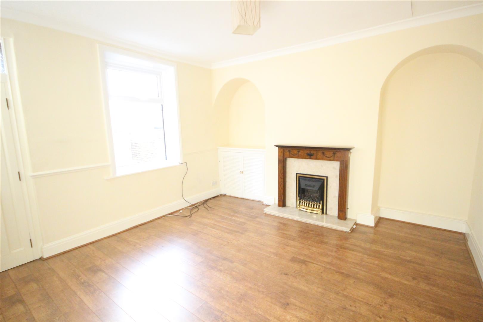 terraced house Let Agreed in Skipton - 2016-01-08 11.52.03.jpg